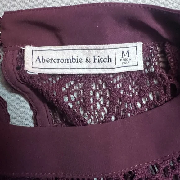 Abercrombie & Fitch Burgundy Crochet Blouse - Picture 4 of 6